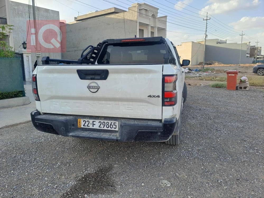 نيسان فرونتر